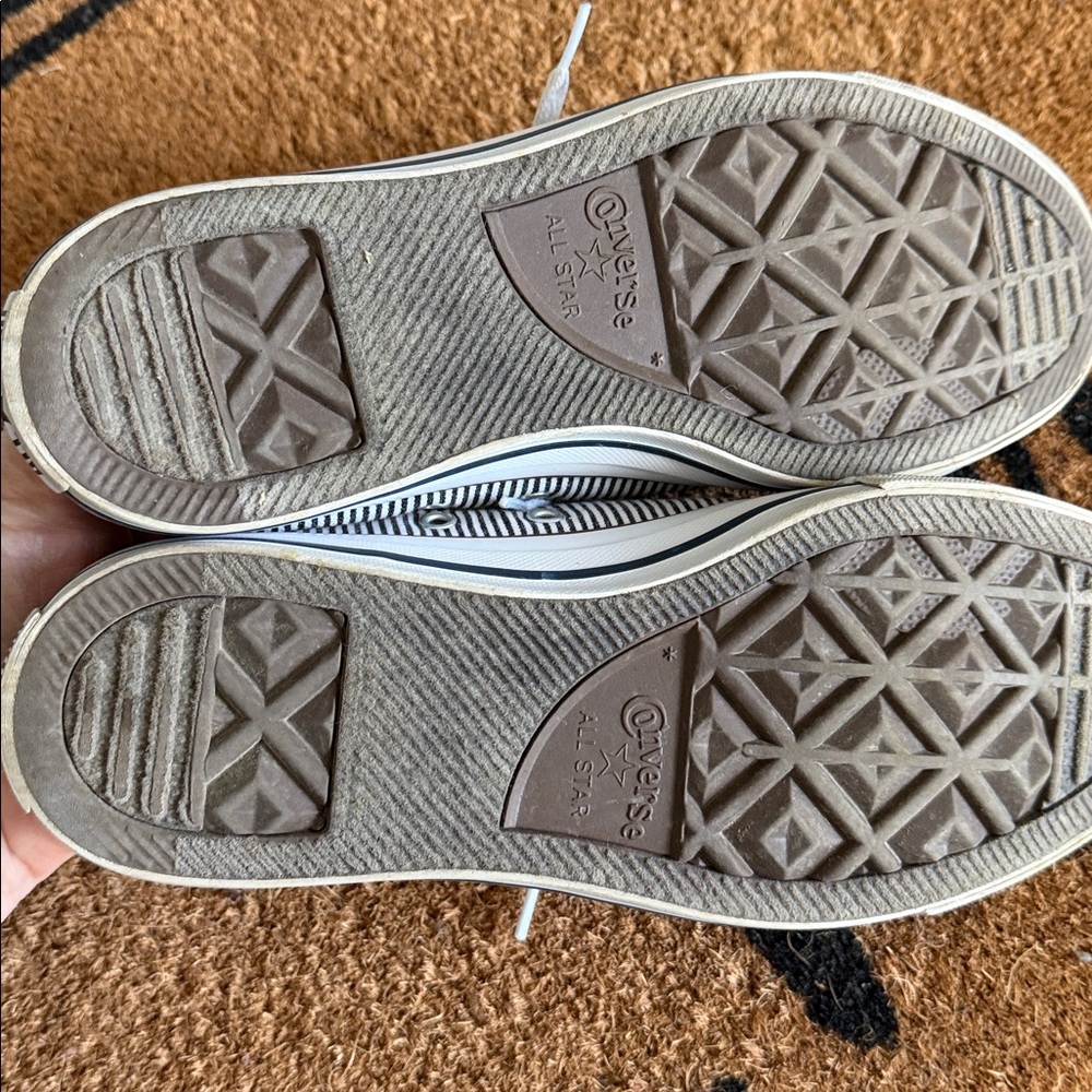 Converse Pinstripe Shoreline Slip Ons - Picture 7 of 8